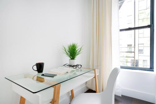 444-2C Newly renovated 1BR in Hell's Kitchen - image 3