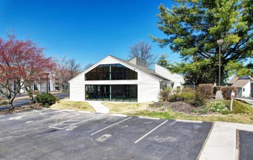 NEW- Lovely 2-Bdr2Bath Gatlinburg Condo by Pool - image 8