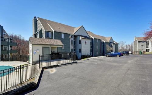 NEW- Lovely 2-Bdr2Bath Gatlinburg Condo by Pool - image 9