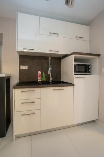 Apartments by the sea Poljana Ugljan - 8419 - main image