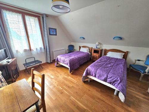 2 twin beds