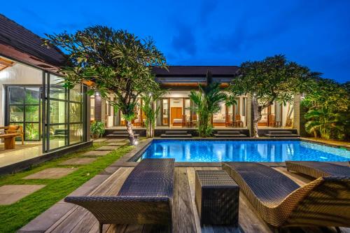 Villa Aruna Batu Bolong Beauty 5 bed air/con living