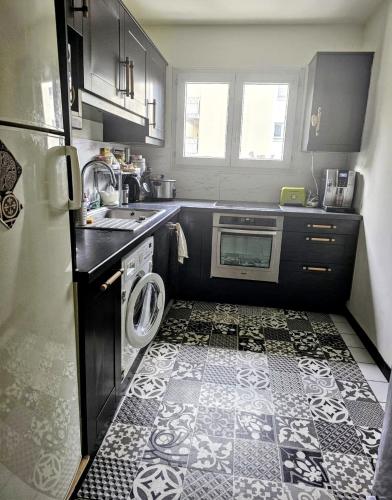 kök, Appartement spacieux silencieux in Lognes