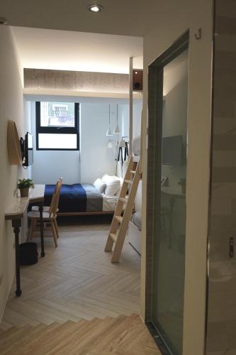 Quadruple Room image 3