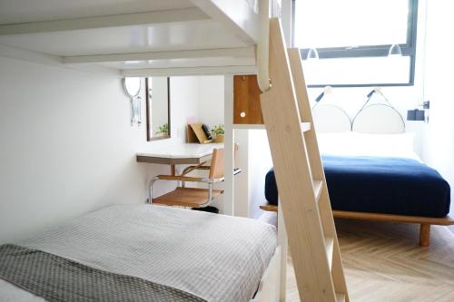 Quadruple Room image 4