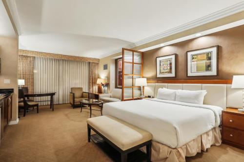 MGM Signature Deluxe Balcony Strip View Suite, Las Vegas