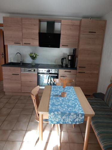 2 bedrooms, 3 beds