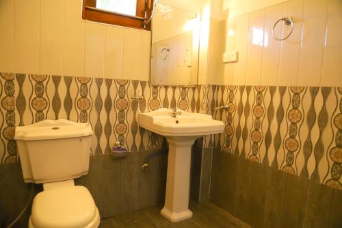Deluxe Double Room image 2
