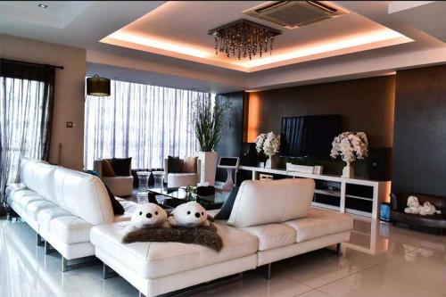 Kinta Riverfront Penthouse - Tap to explore photos