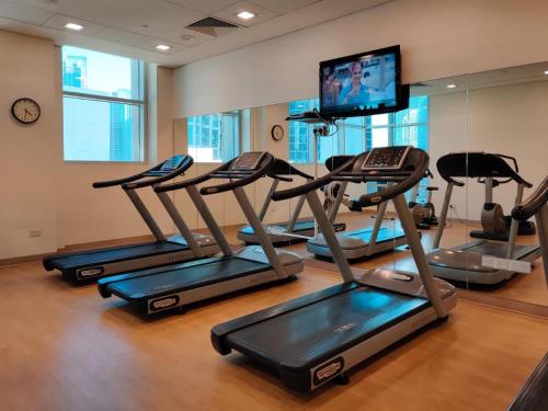 Luxury 1-BR APT Near Burj Khalifa And Dubai Mall - image 13