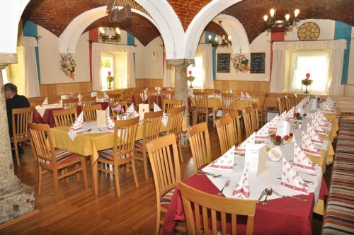 Stiftsgasthof Hochburg 3