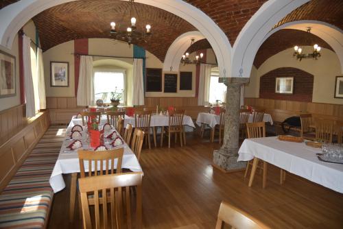 Stiftsgasthof Hochburg 5