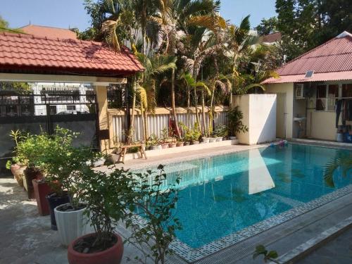 Room 12 - Studio in a villa 5mn walk from the Royal Palace with swimming pool, Phnom Penh (foto 7)