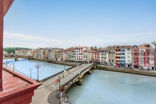 Super T3 centre historique près halles - Location saisonnière - Bayonne