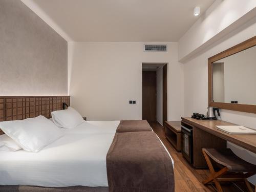  Superior Room image 8