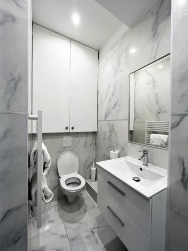 Urban Flat 157 - Coco Chanel Flat in Montorgueil - image 5