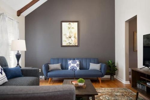 Forest Hills Fresh-Centrally Located Pets Wifi - image 10