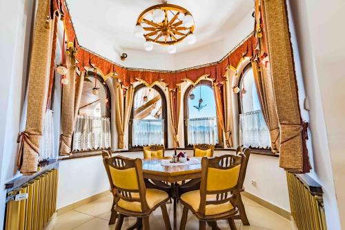 บริการและสิ่งอำนวยความสะดวก, Gorski Palacyk Kompleks obiektow in กอสซีลิสโก