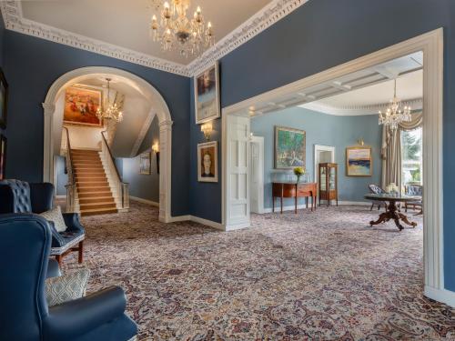 Castle Oaks House Hotel