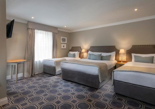 Castle Oaks House Hotel
