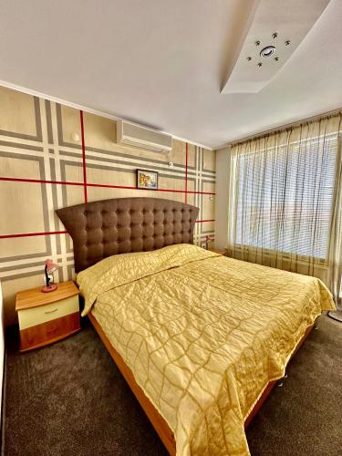 Large Twin Room image 9