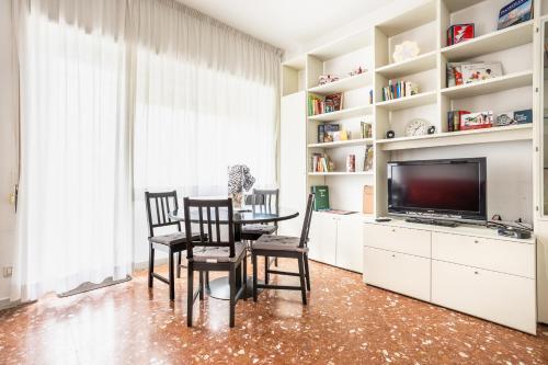 BiblioHome Roma Mare di Roma Smart working - Apartment - Lido di Ostia