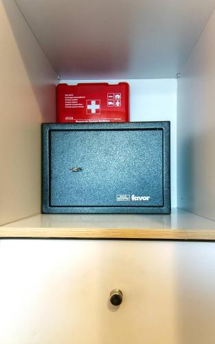 Gazi apartment with Acropolis views - image 4