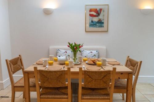 Зовнішній вигляд готелю, 24 Rosemary Lane in Бомарі