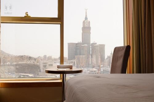 room detail thumbnail 1