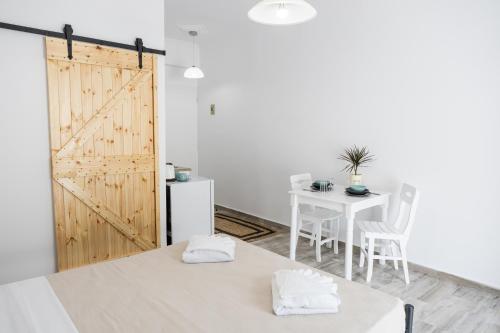 White wave studio 2, Kamari (foto 3)