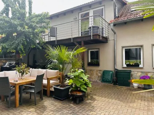 Idyllisches Haus Ferienwohnung in Jena direkt an der Saale in Jena, Deutschland