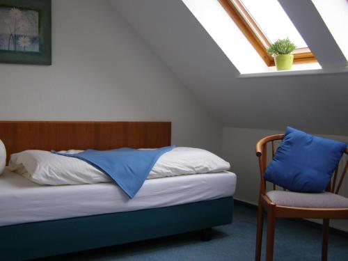 Hotel Fahrhaus Niederkleveez 8.0km von Lebrade entfernt