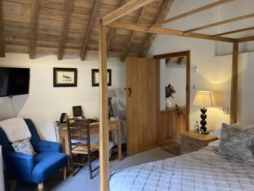Old Downton Lodge - image 8