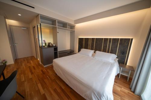 Superior Double or Twin Room with Sea View
