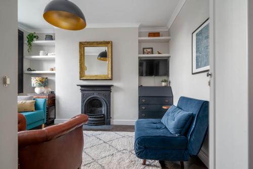 GuestReady - Top Floor Chic Camden Flat, London