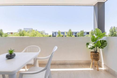 Kilátás, Modern Mansion in Lightsview By Host Solutions in Clearview