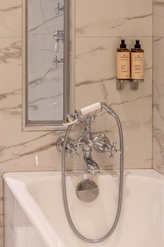 New Hotel Republique – Paris, TX