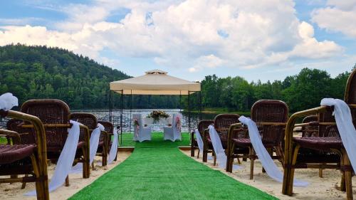 Zloty Potok Resort OFERTA LATO 2026 Domki nad Jeziorem Zlotnickim Prywatna Plaza Camping Pokoje tuz - Lesna