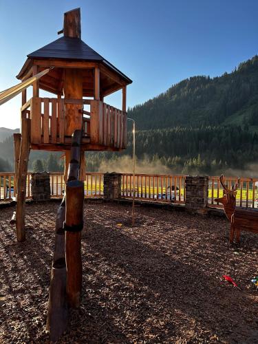 A szálláshely kívülről, Auenhütte (Auenhutte) in Hirschegg (Vorarlberg)