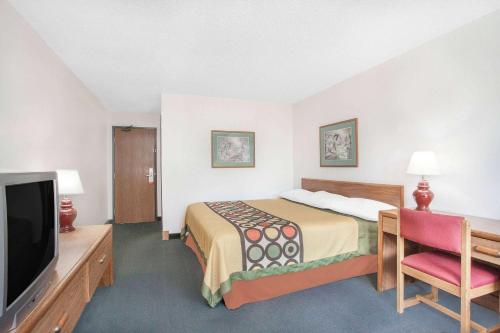 Super 8 by Wyndham Queensbury Glens Falls