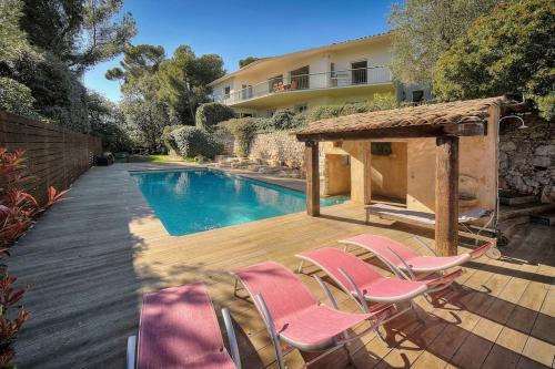 FRGK "Villa avec Vue Panoramique et Jardin Verdoyant près de Cannes" - Location, gîte - Vallauris