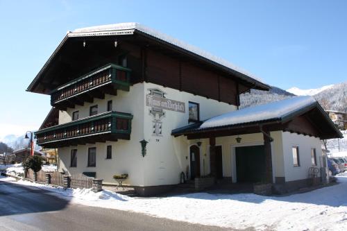 Pension Haus am Dorfplatz, Pension in Flachau