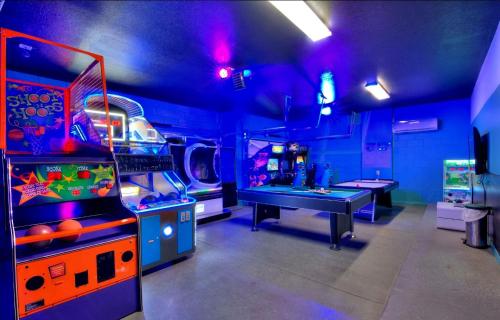 Last Minute Disney Getaway! Private Pool, Hot Tub & Games Room. Book Now! #35506 in Davenport, USA