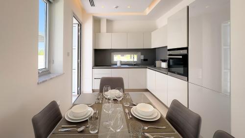 City Napa Seaview Villas - Villa 6 - image 2