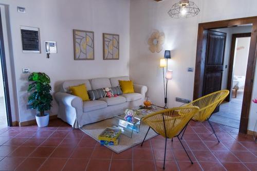 Apartment in historic villa with pool and Tennis