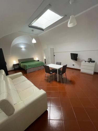Dante Rooms