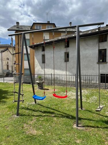 Spēļu laukums, CASA STAVELLO in Sernio