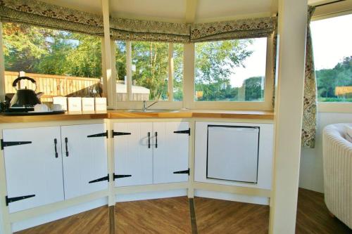 The Folly - one off luxury Glamping accommodation