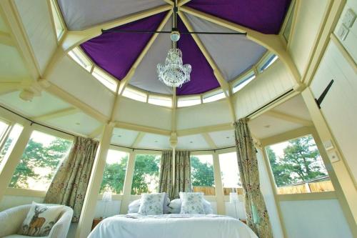 The Folly - one off luxury Glamping accommodation