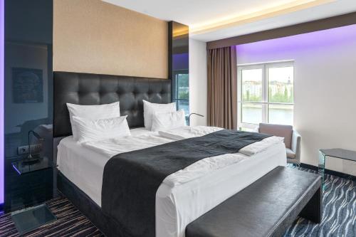 Dancing House Hotel ****